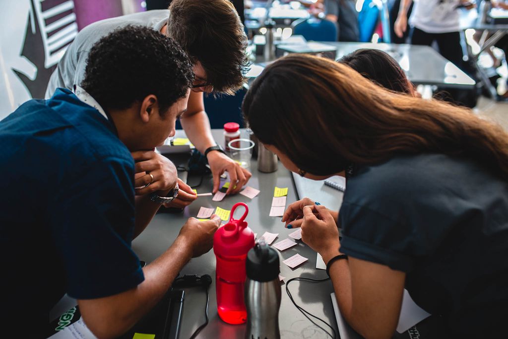 Em hackathon, equipes criam soluções com tecnologia (Imagem: Divulgação/Uber)