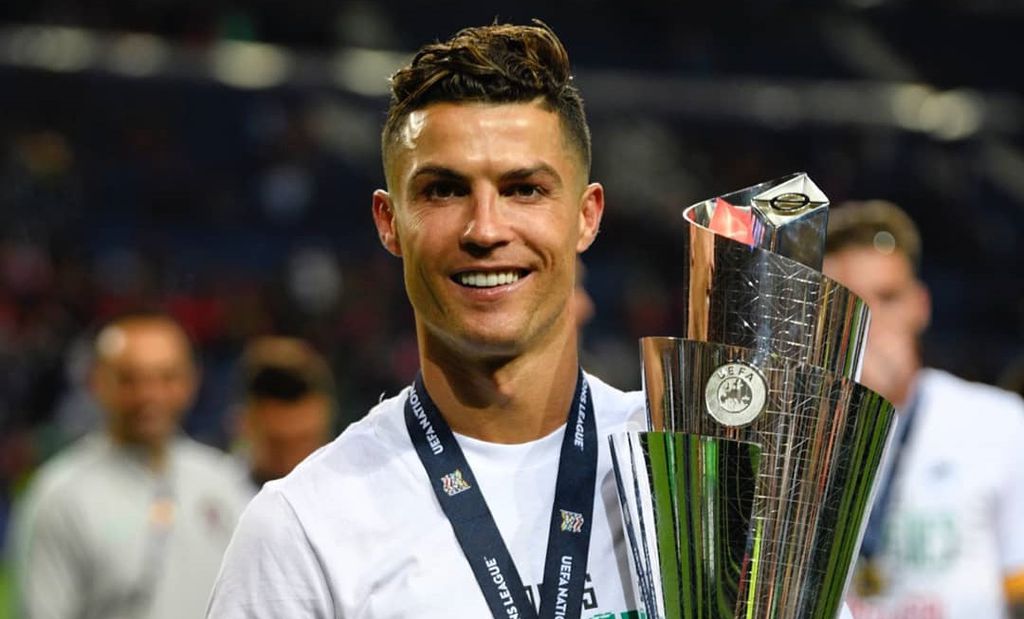 Cristiano Ronaldo ganha em média US$ 975 mil por publicação do Instagram