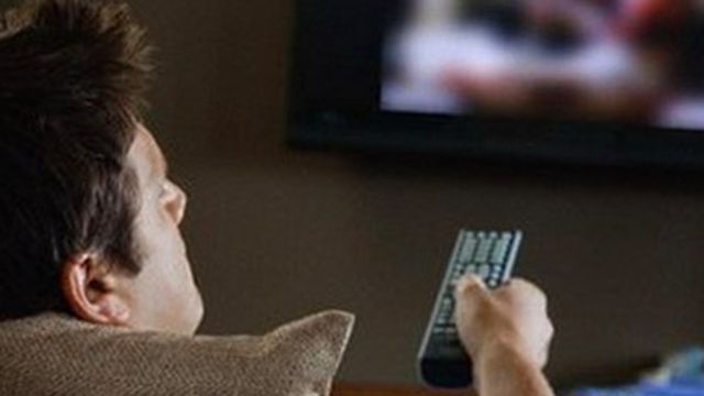 Muitas horas em frente à televisão podem diminuir seus dias de vida