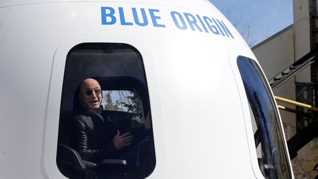 Blue Origin procura profissional para guiar experiência turística espacial