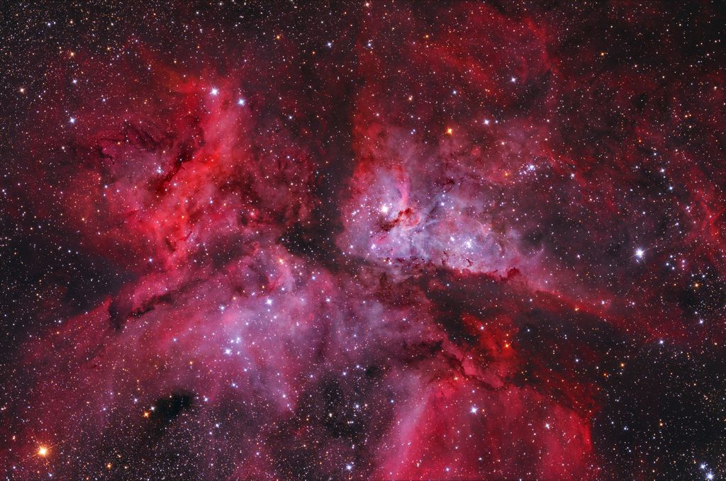 A nebulosa de Carina, que esconde Eta Carinae com suas nuvens de gás e poeira (Foto: Lóránd Fényes)