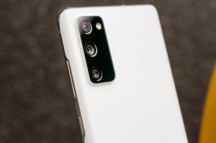 Galaxy S20 FE cameras