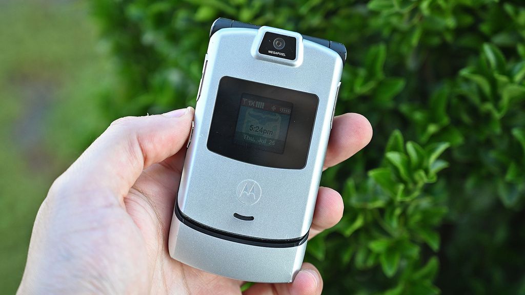 Nostalgia: Motorola v360 e o menor tempo que passei com um celular