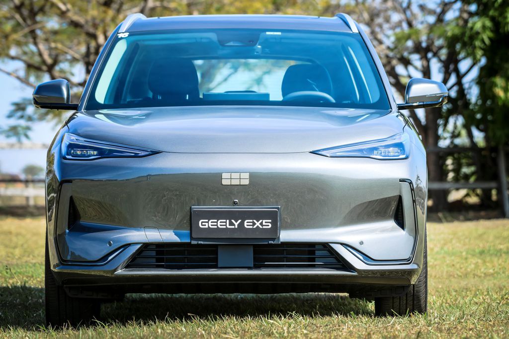 Geely EX5 visto de frente