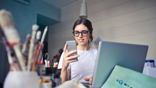 Fintech com foco no público feminino lança curso gratuito de empreendedorismo