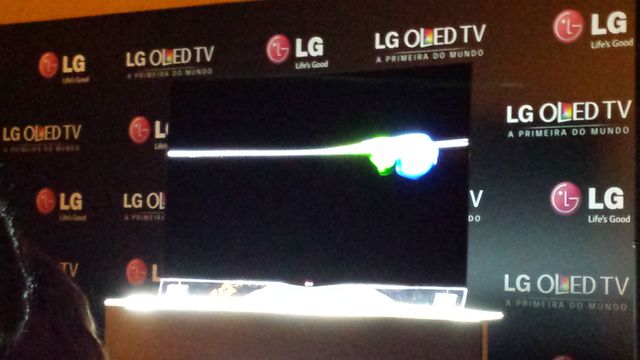 LG anuncia primeira TV de OLED com tela curva no Brasil