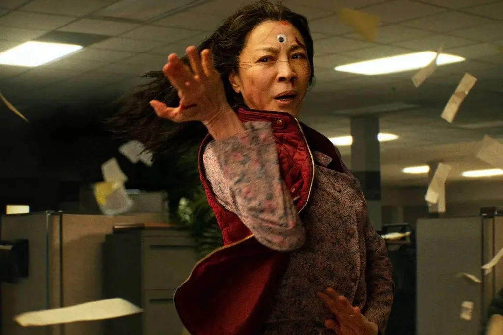 5 melhores filmes com Michelle Yeoh, de Tudo em Todo o Lugar ao Mesmo Tempo