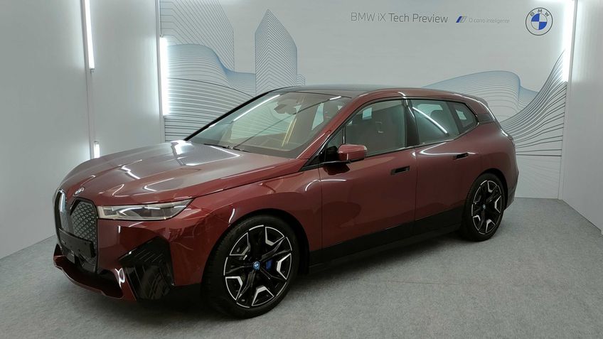 BMW iX