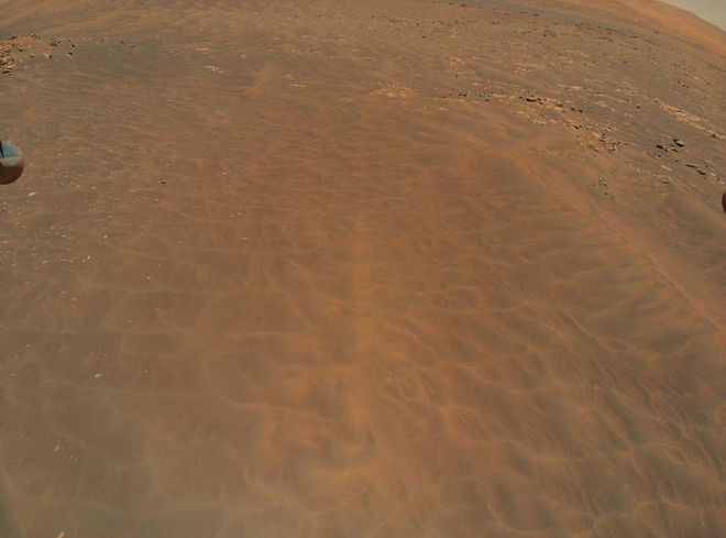 Dunas de areia registradas pelo Inenguity em seu nono voo (Imagem: Reprodução/NASA, JPL-Caltech/MSSS)