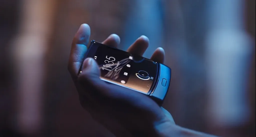 Motorola também está trabalhando na terceira e quarta geração do Moto Razr (Imagem: Divulgação/Motorola)