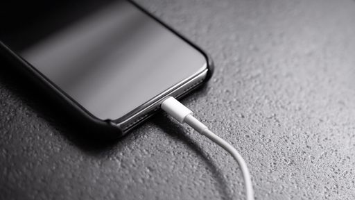 iPhone X ganha porta USB Tipo-C em modificação feita por estudante