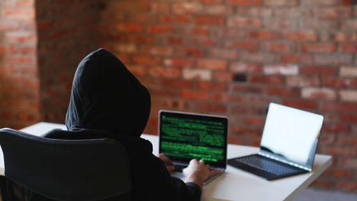 Polícia espanhola prende suspeito de liderar quadrilha hacker que roubou € 1 bi