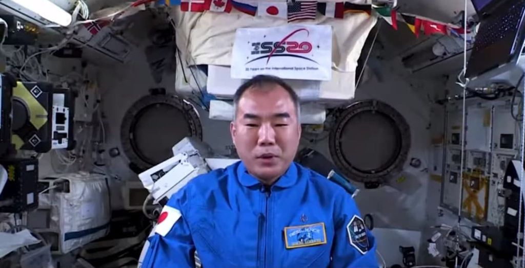 O astronauta Soichi Noguchi, da JAXA, a bordo da ISS durante a missão Crew-1 (Imagem: Reprodução/Japan House/YouTube)
