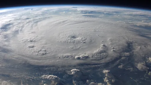 Mudanças climáticas podem levar furacões a regiões mais populosas