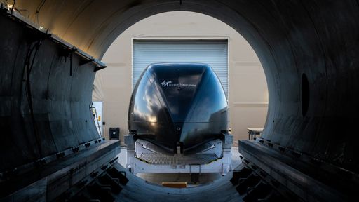 Hyperloop: primeira viagem com passageiros a bordo é feita com sucesso