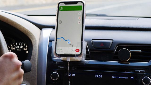 Pode usar suporte para celular no carro? Veja as regras - Canaltech