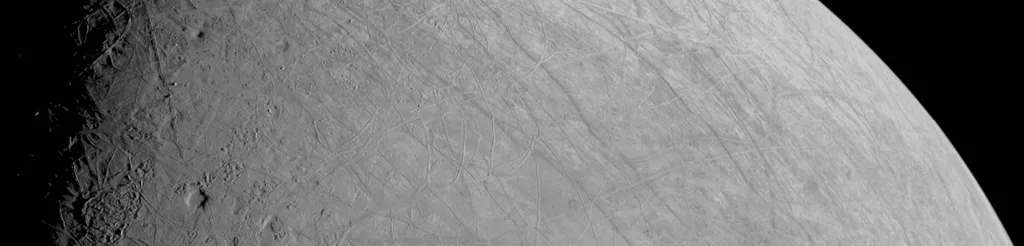 Parte da superfície congelada da lua joviana Europa (Imagem: Reprodução/NASA/JPL-Caltech/SWRI/MSSS)