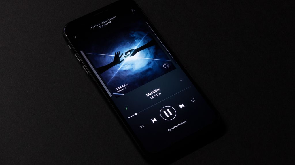 Spotify tem feito aparelhos superaquecerem no iOS 14.8 e 15(Imagem: Tyler Lastovich/Unsplash)