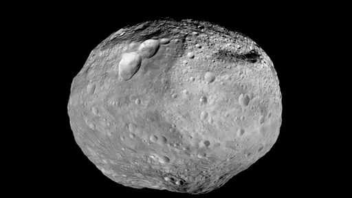 Cientistas seguem intrigados quanto à origem das formações do asteroide Vesta