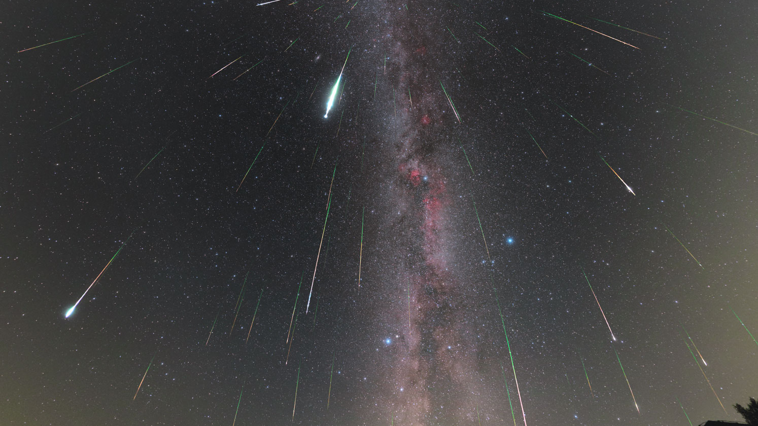 Destaque da NASA: chuva de meteoros Perseidas é a foto astronômica do ...