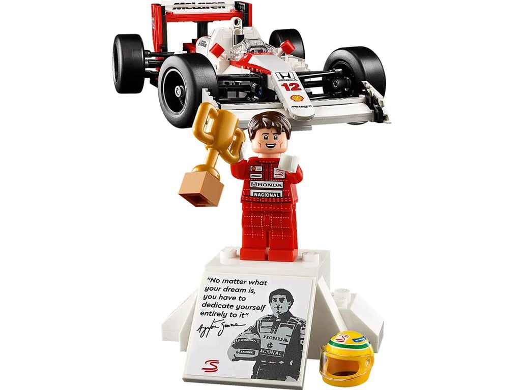 Homenagem da Lego ao tricampeão Ayrton Senna tem a lendária McLaren, miniatura do piloto e um pequeno pódio (Imagem: Divulgação/Lego)