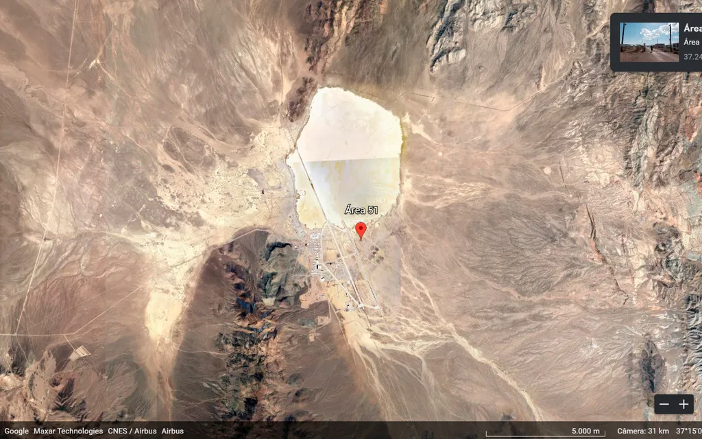 Você não encontrará seres extraterrestres na visão aérea da Área 51 pelo Google Earth (Captura de tela: André Magalhães)