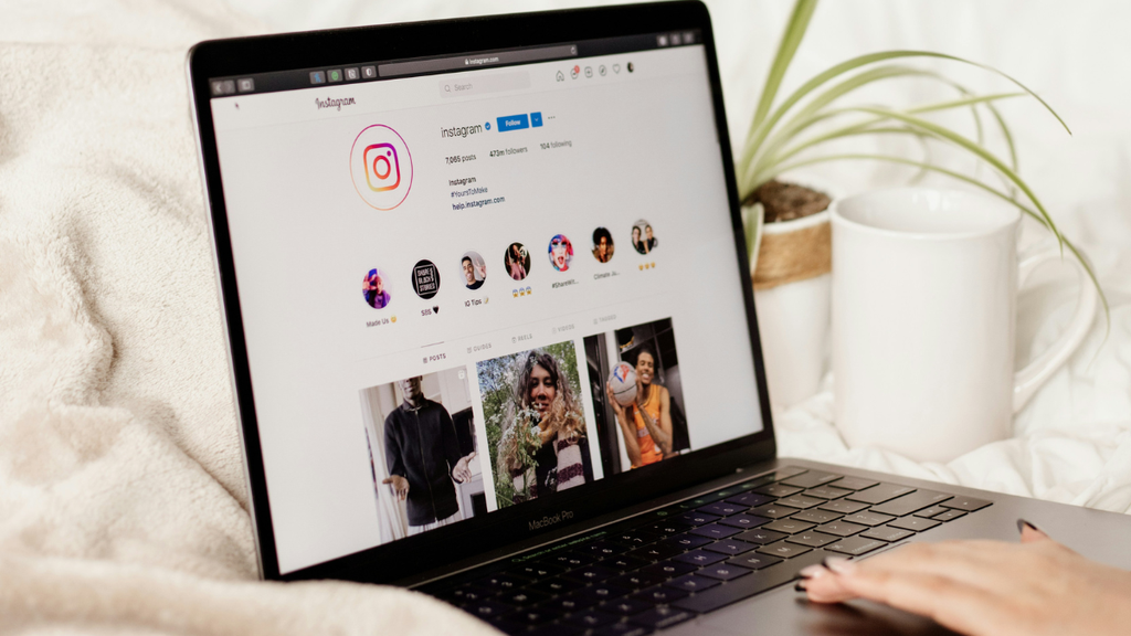 Instagram é uma plataforma para pessoas e marcas compartilharem atualizações em fotos e vídeos (Imagem: Collabstr/Unsplash)