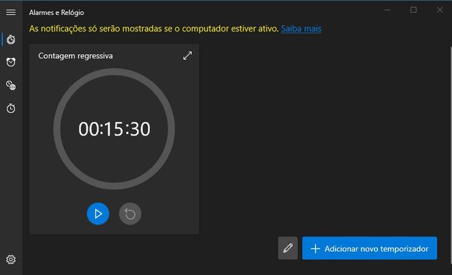 O app Alarmes e Relógios do Windows 10 nada mais faz do que controlar o tempo e apresentar os horários internacionais (Imagem: Igor Almenara/Canaltech)