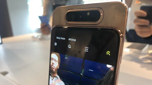 Vídeo mostra mecanismo de funcionamento de câmera giratória do Galaxy A80