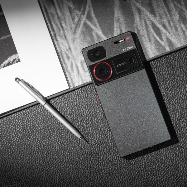 Nubia Z60 Ultra estreia com rara lente de vidro e recarga de 80 W