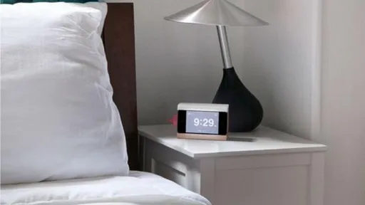 Designers criam despertador de borracha que pode ser ‘espancado’ pela manhã