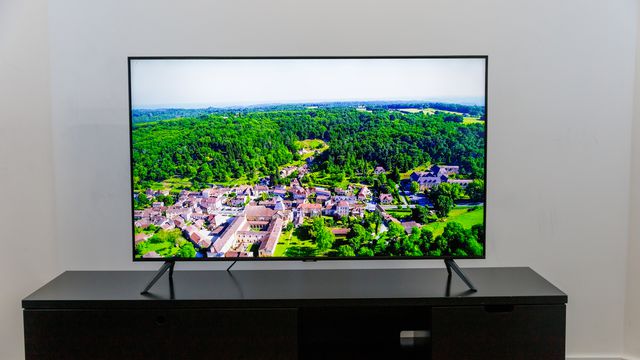 Review Samsung CU7700 | TV com boa imagem e preço acessível