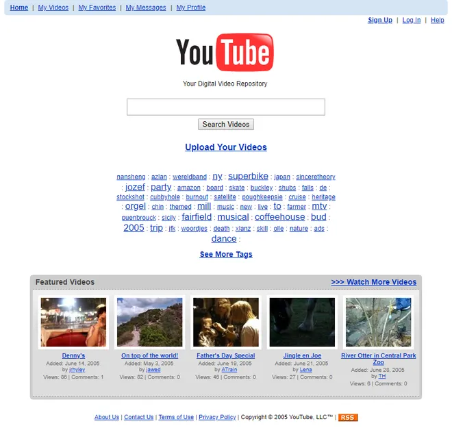 O visual antigo do YouTube tinha uma barra de pesquisa no centro da tela (Imagem: Reprodução/Web Design Museum)