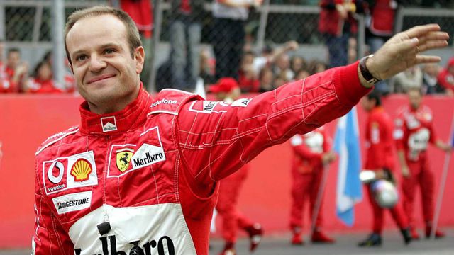 Rubens Barrichello se torna motorista da Uber em São Paulo por um dia 
