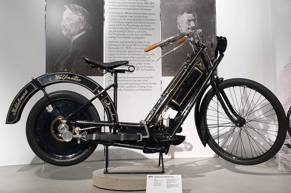 Primeira moto produzida em série do mundo (Imagem: Reprodução/Joachim Köhler)