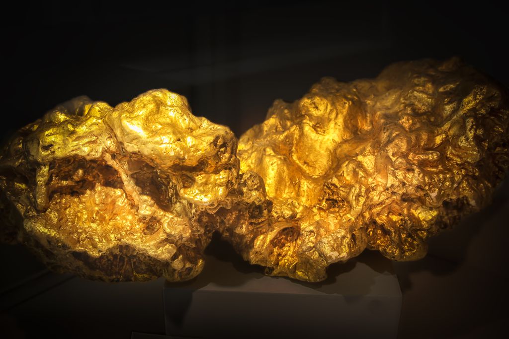 O ouro é amarelo por causa dos efeitos de aumento de massa nos elétrons em velocidade próximas à da luz (Imagem: Reprodução/EvergreenPlanet/Envato)