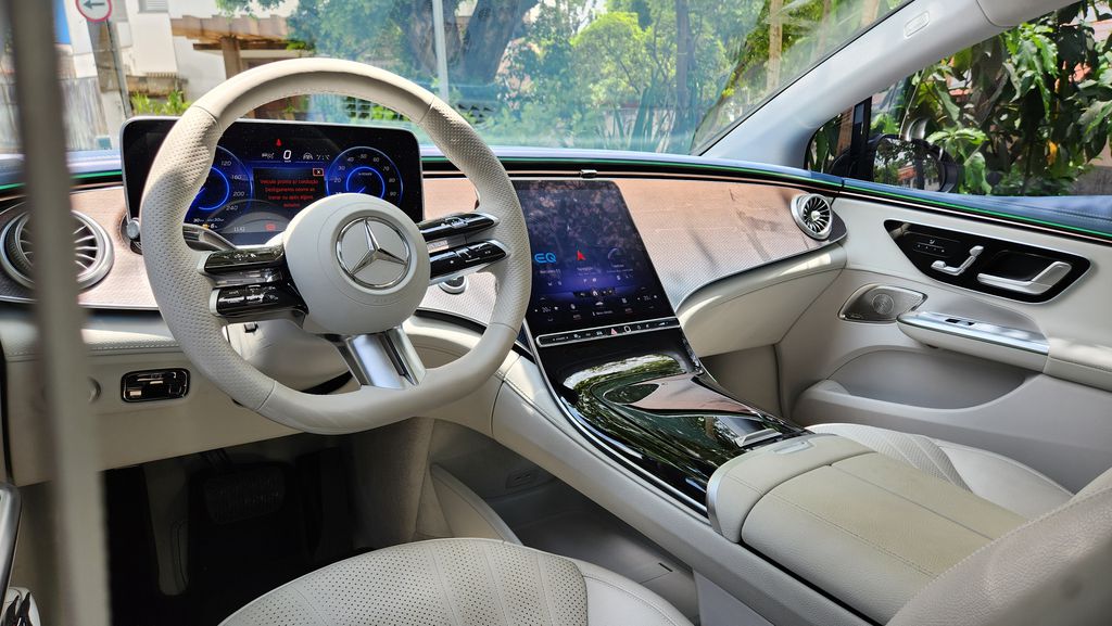 Luxo a bordo do Mercedes-Benz EQE impressiona (Imagem: Felipe Ribeiro/Canaltech)