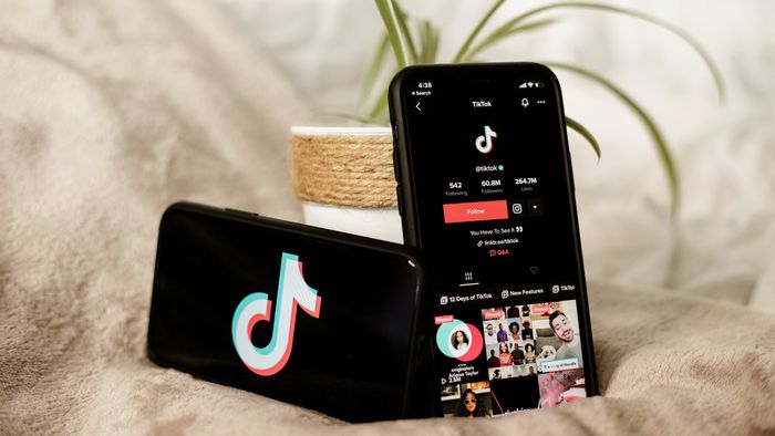Sabia que os funcionários do TikTok podem ler suas mensagens privadas no app?