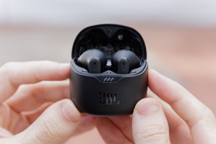 JBL Tune Flex fone detalhe