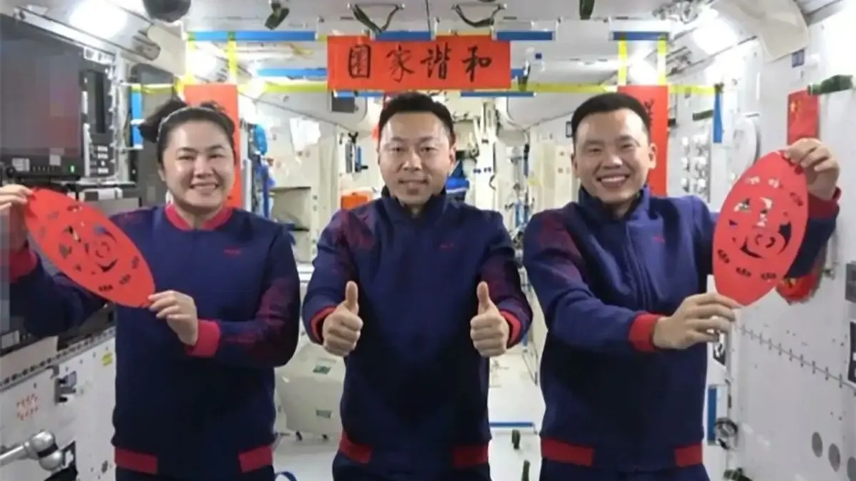 Astronautas comemoram Ano Novo Chinês na estação espacial Tiangong