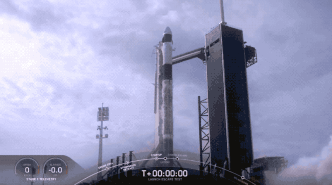 Foguete Falcon 9 deixa o solo para teste de abortagem do lançamento, neste domingo (Imagem: SpaceX/NASA)
