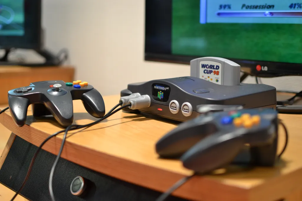 O Nintendo 64 é reverenciado em vários momentos (Imagem: Unsplash/Pat Moin)