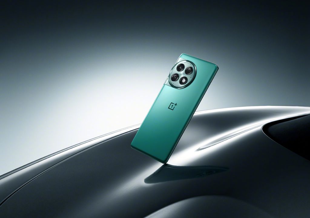 O OnePlus Ace 2 Pro estreia como um dos primeiros celulares do mundo a trazer 24 GB de RAM (Imagem: Reprodução/OnePlus)