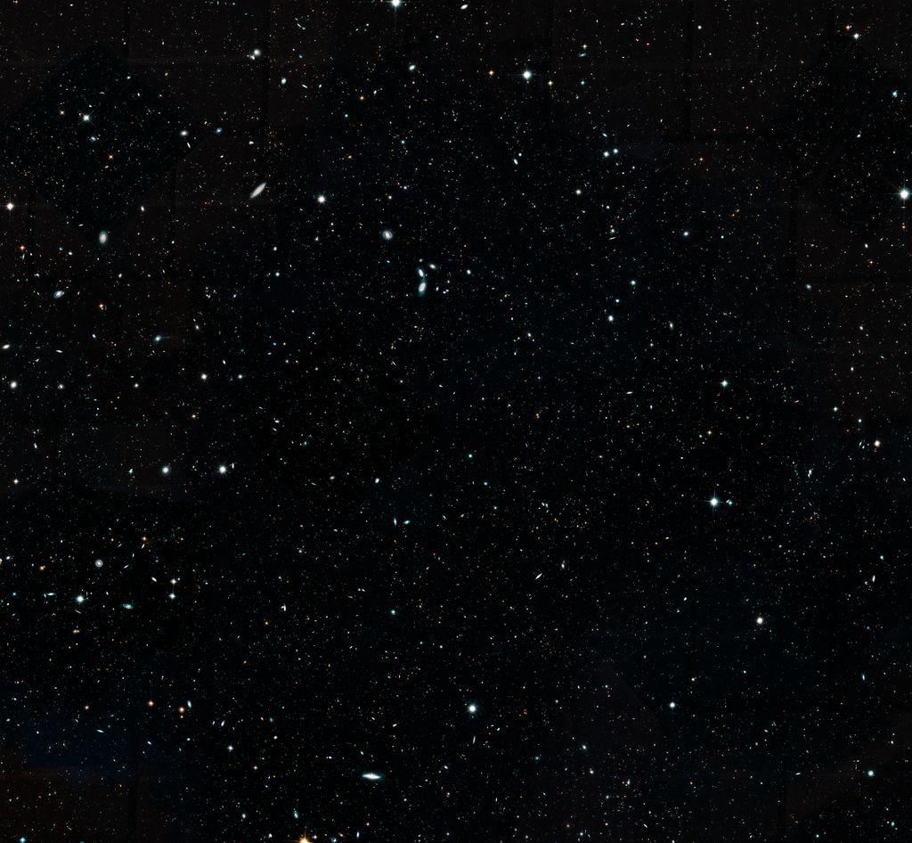 Esta imagem é parte do Hubble Legacy Field, projeto que elabora visões bastante amplas do universo a partir de dados do Hubble. Com o Euclid, os cientistas medirão com precisão a correlação dos formatos das galáxias para estudar a matéria escura (Imagem: NASA/ESA)