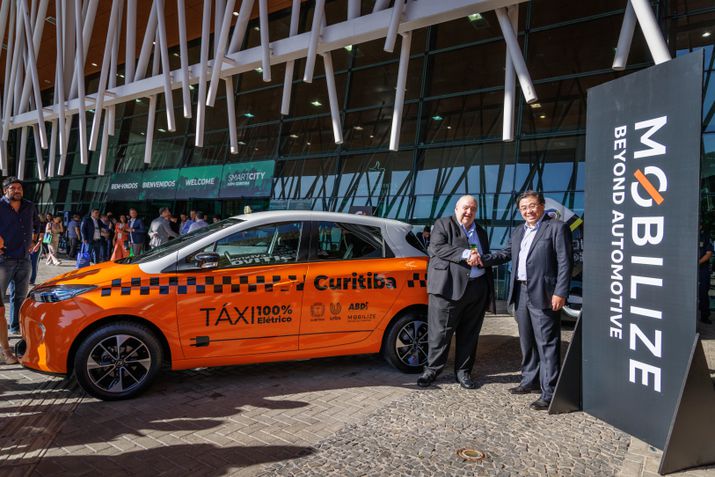 Táxi Elétrico Renault