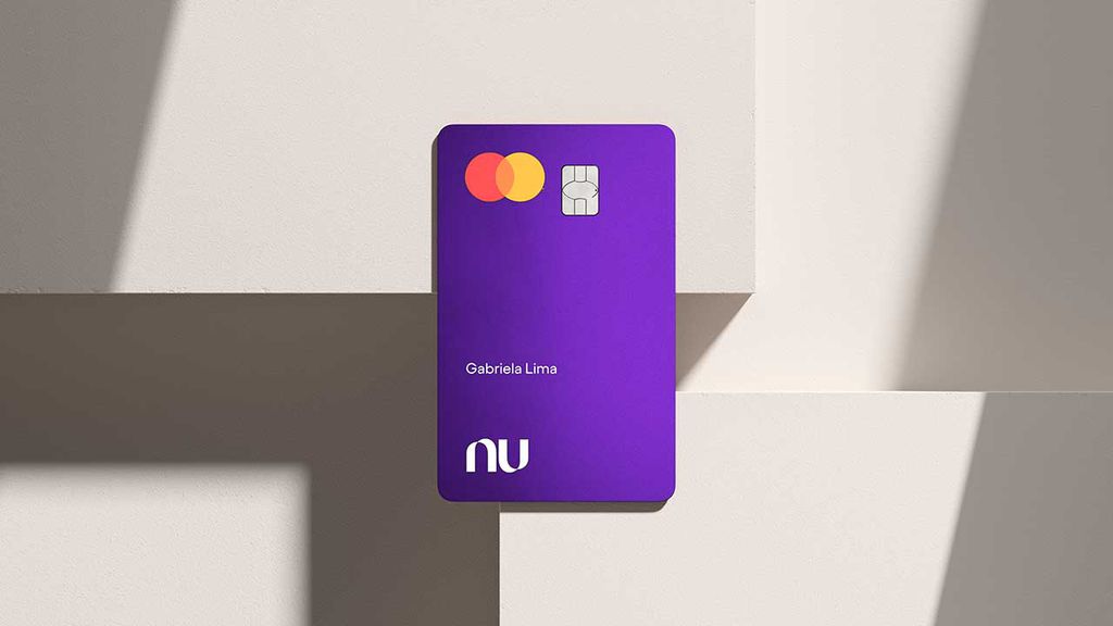 Como sacar dinheiro no Nubank: clientes podem sacar no crédito ou débito do cartão (Imagem: Divulgação/Nubank)