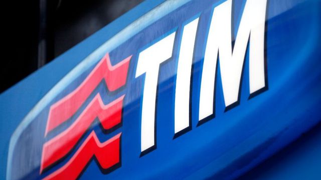 Diretores da TIM e Telecom Italia não discutem venda, afirma operadora