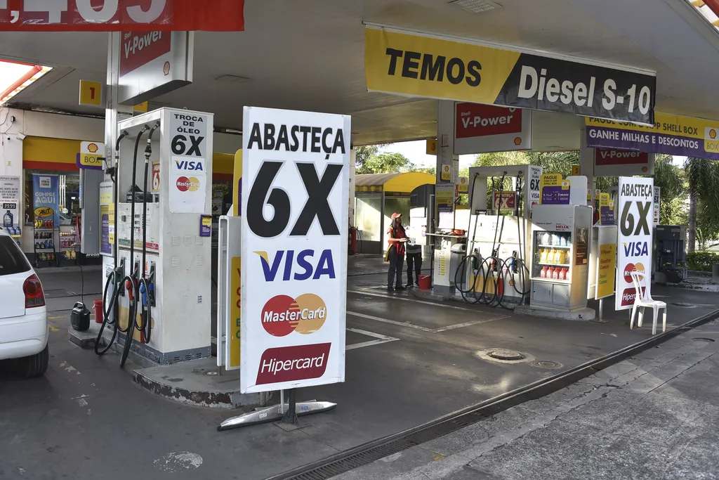 Preço dos combustíveis está muito alto no Brasil, e redução do ICMS pode ajudar na redução (Imagem: Senado Federal, Divulgação)