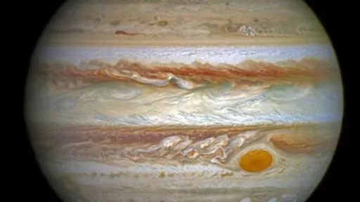 Anticiclones podem estar "alimentando" a Grande Mancha Vermelha de Júpiter