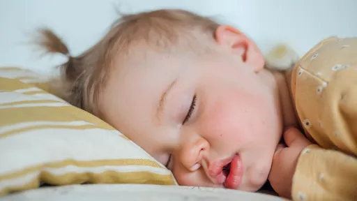 Dormir de boca aberta na infância pode impactar saúde no futuro